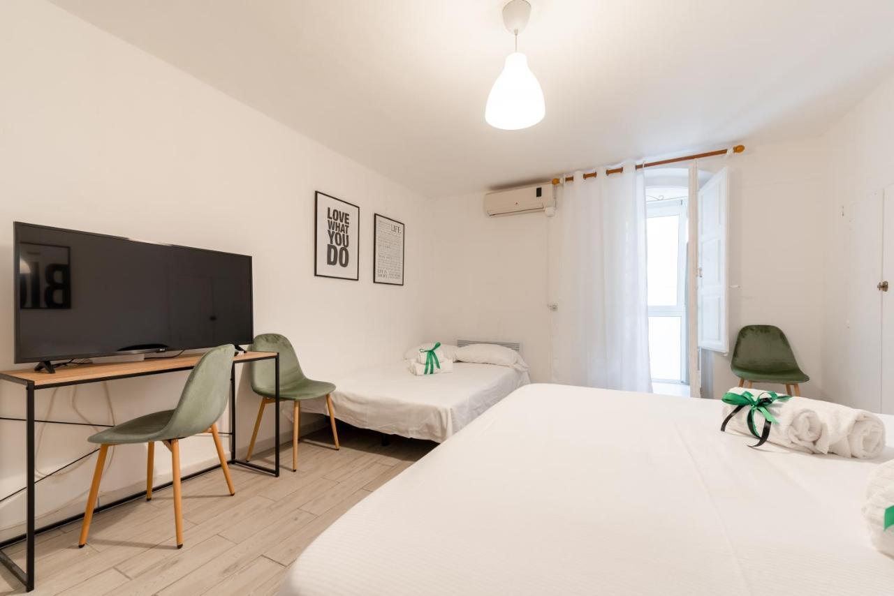 Functional & Central Flat With Netflix Bari Bagian luar foto
