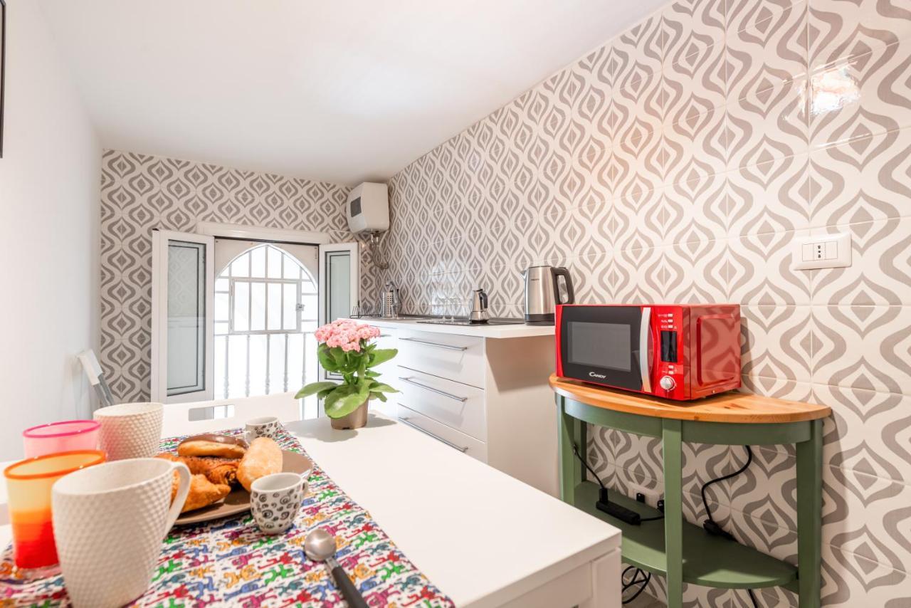 Functional & Central Flat With Netflix Bari Bagian luar foto
