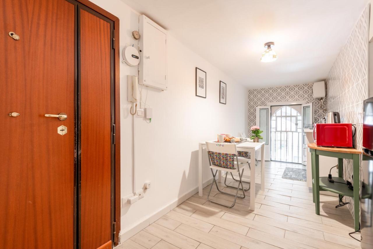 Functional & Central Flat With Netflix Bari Bagian luar foto